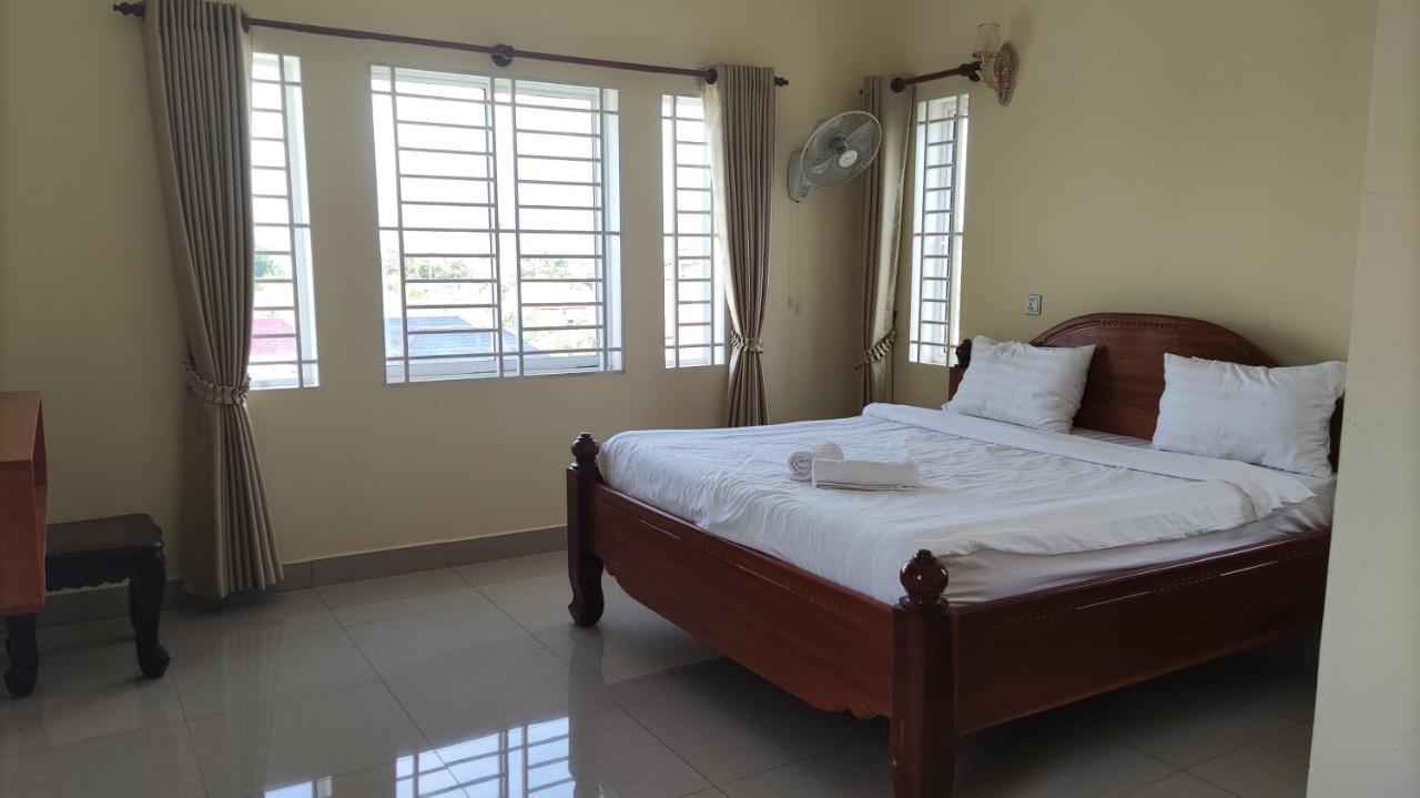 Monica Guesthouse Kampot Exterior foto